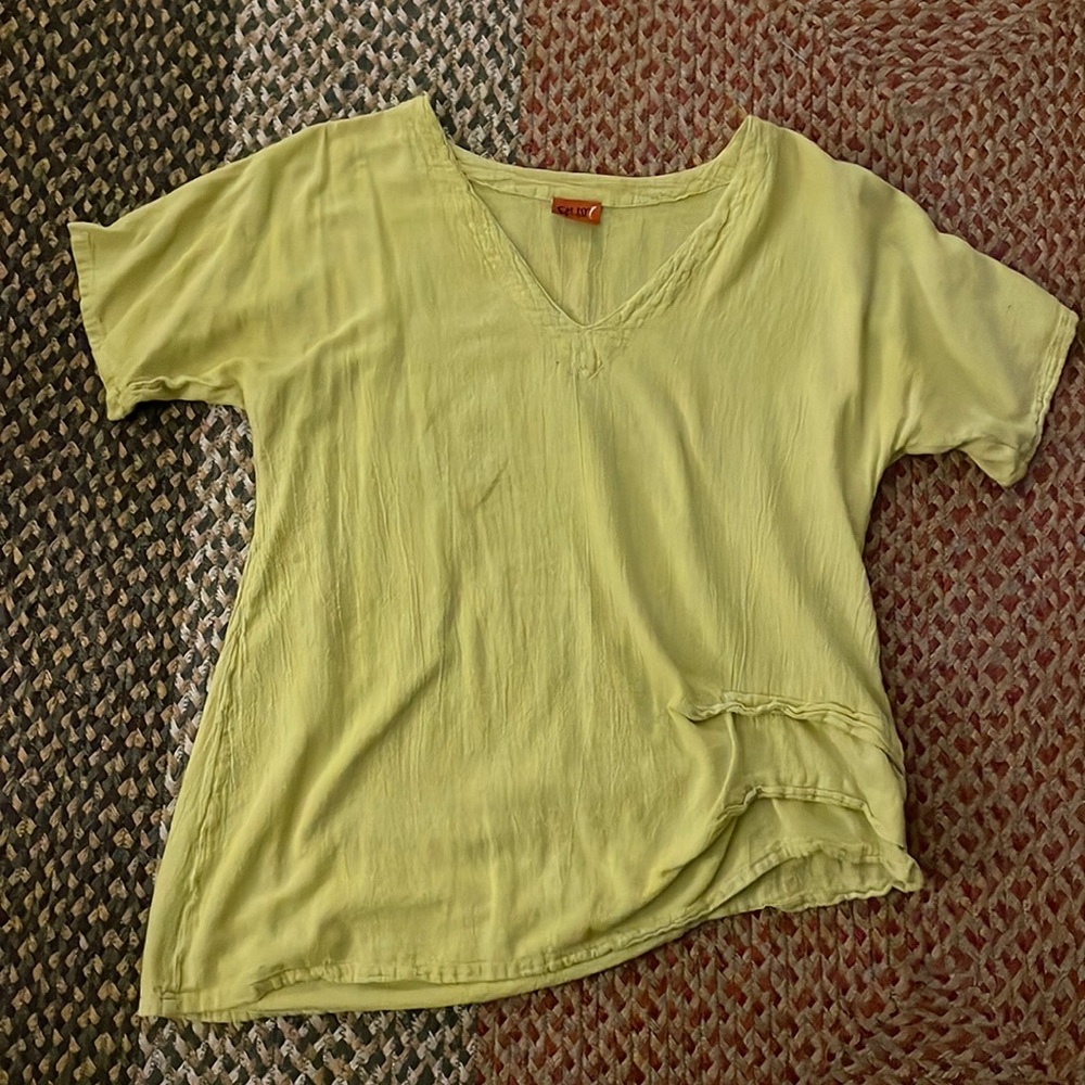 Oh my gauze about size medium neon green shirt.